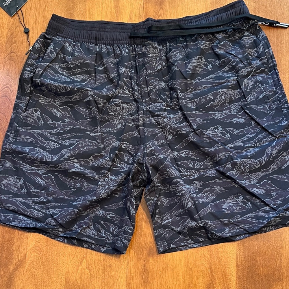 Men's CMBT Combat Iron Apparel Hybrid  Night Fall Tiger Athletic Shorts XL